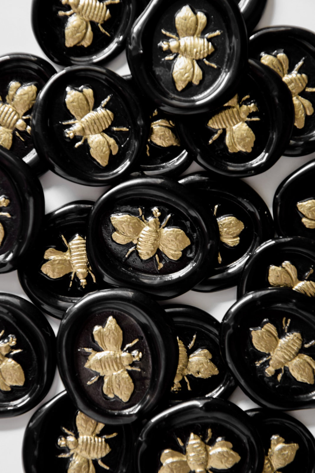 Wax Seals - Bee / BLACK on GOLD - Set of 10